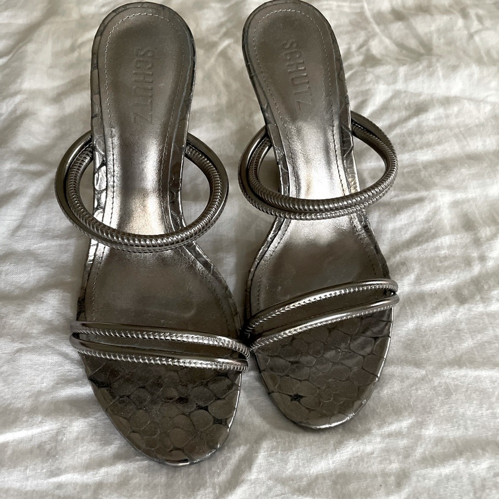 SCHUTZ METALLIC CROCODILE EMBOSSED HEELS SIZE 8 -WORN ONCE